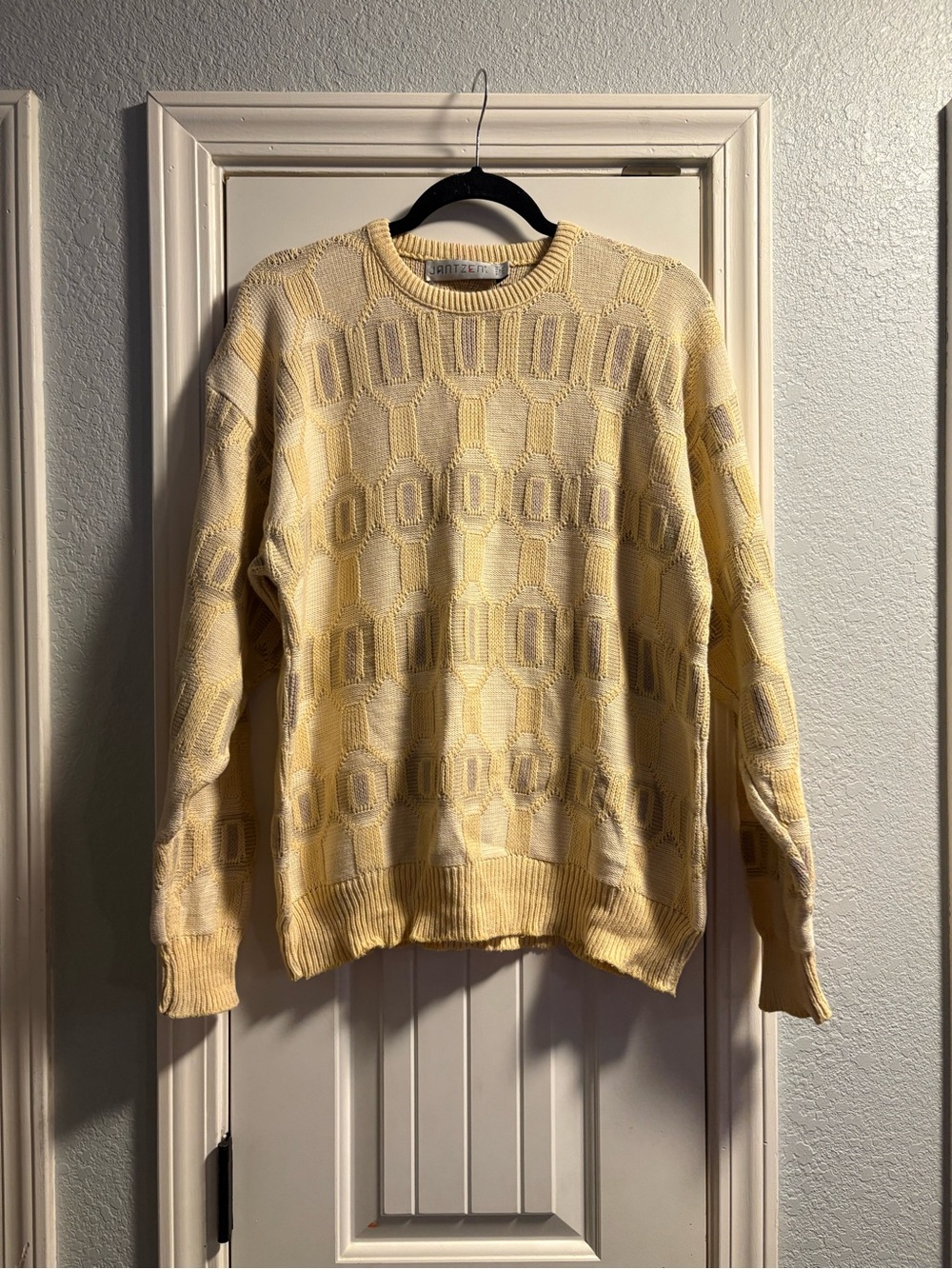 Jantzen Vintage Men's Yellow Patterned Crewneck Sweater size Large